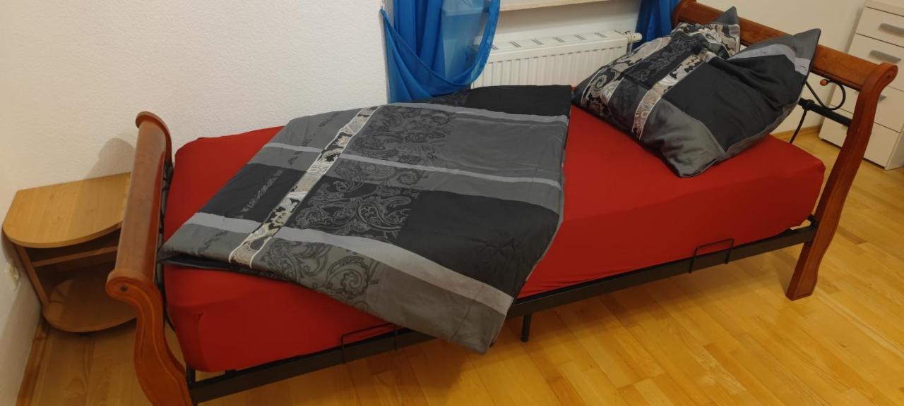 Einzimmerwohnung Mit Parkplatz Ohne Kueche Bischweier ภายนอก รูปภาพ